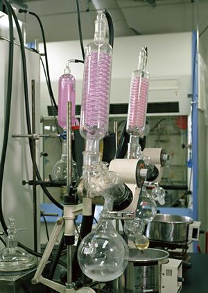 電動リフト徹底ガイド｜作業効率アップと安全確保の最新対策法